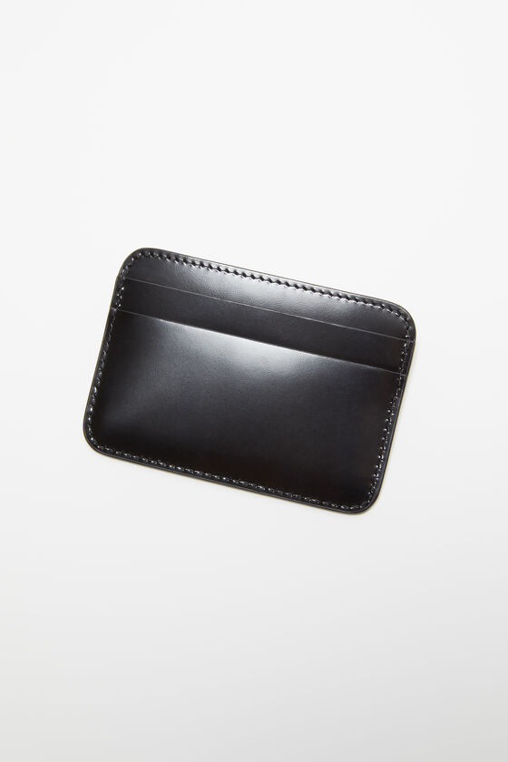 (image for) Performance-Driven Leather card holder